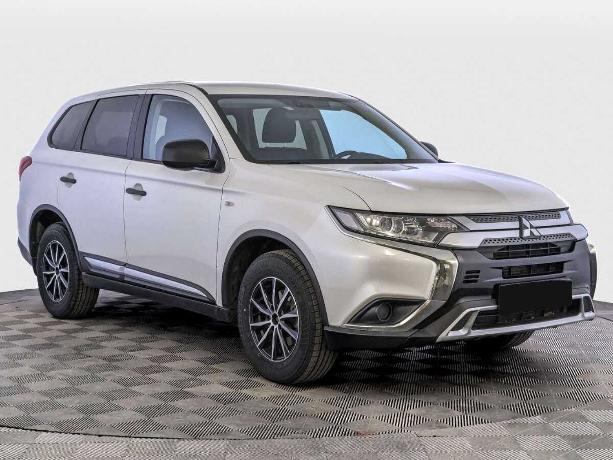 Mitsubishi Outlander с пробегом — 2019 год. Фото: #2