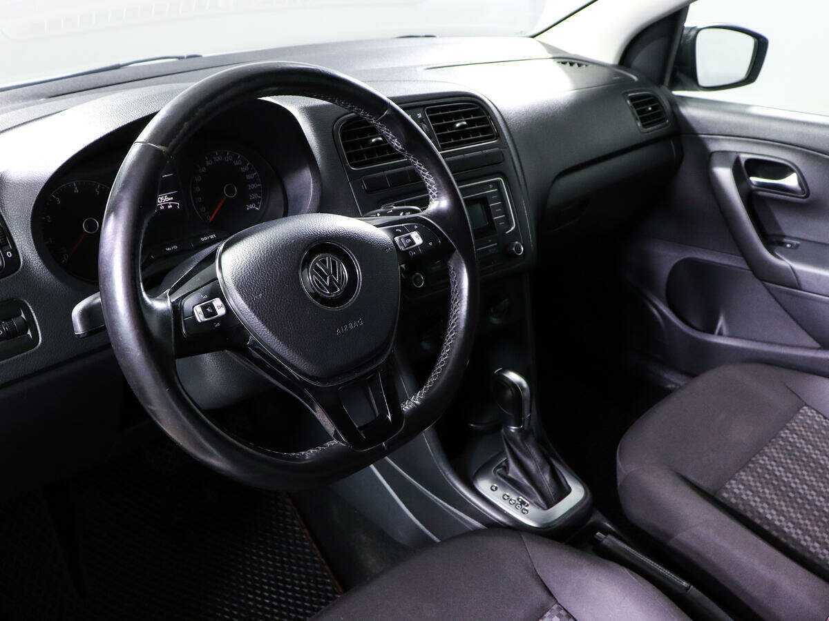 Volkswagen Polo с пробегом — 2018 год. Фото: #11
