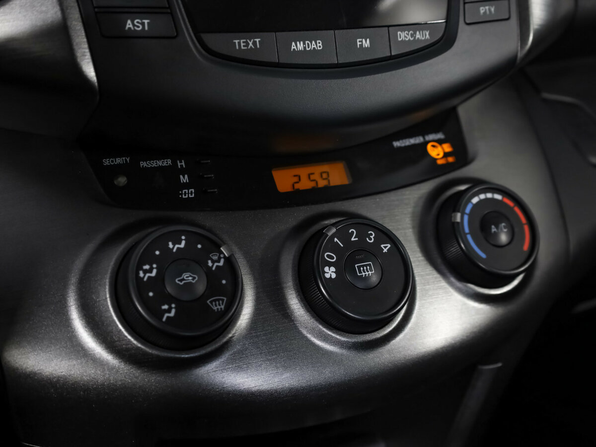 Toyota RAV4 с пробегом — 2012 год. Фото: #13