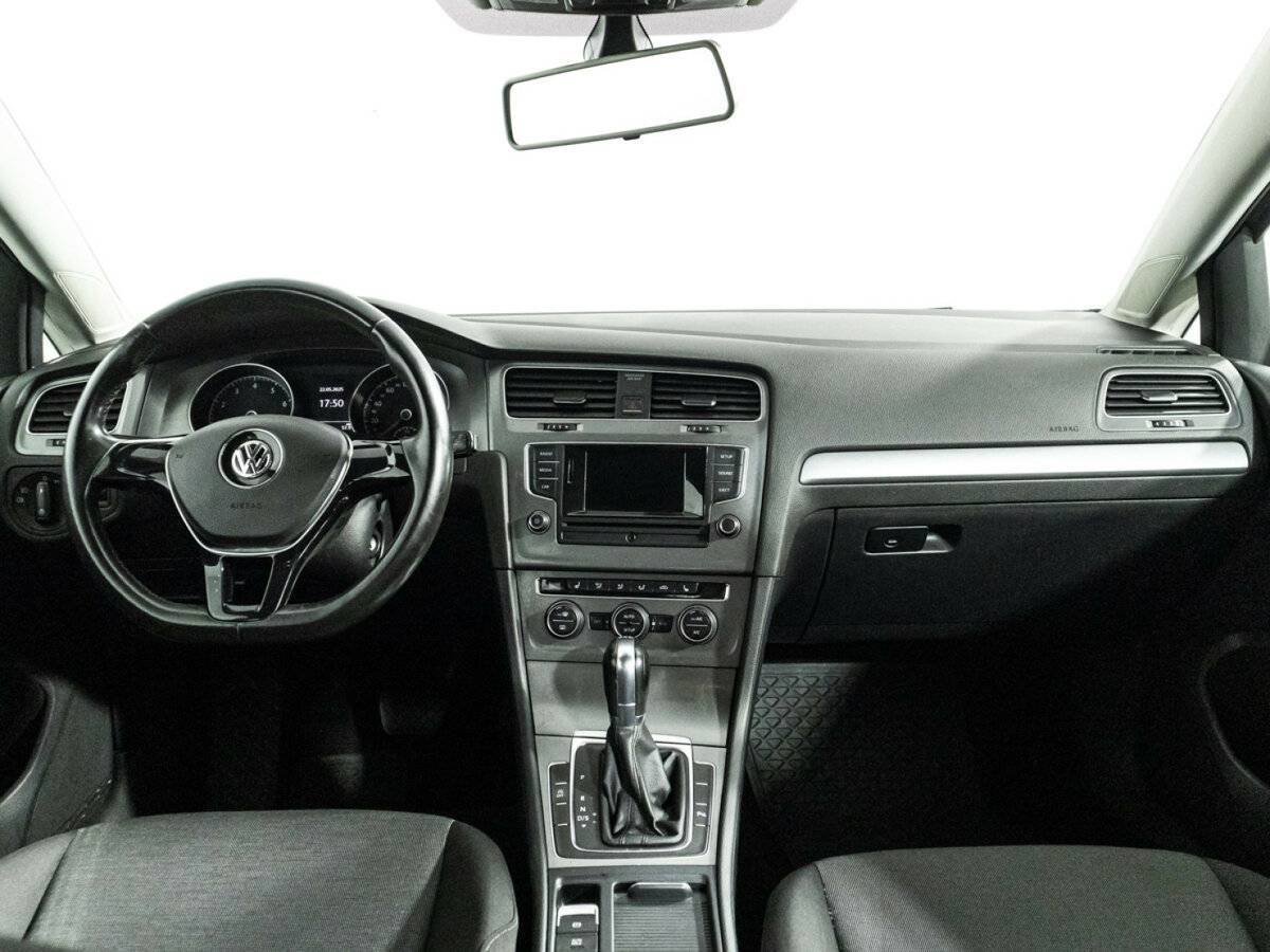 Volkswagen Golf с пробегом — 2013 год. Фото: #12