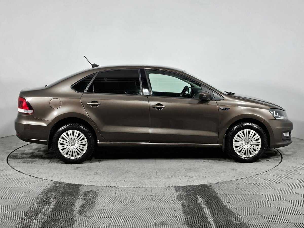 Volkswagen Polo с пробегом — 2018 год. Фото: #4