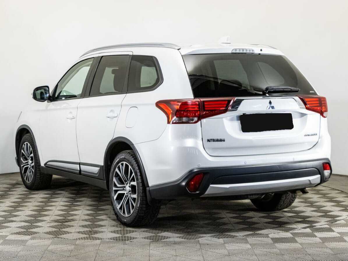 Mitsubishi Outlander с пробегом — 2018 год. Фото: #5
