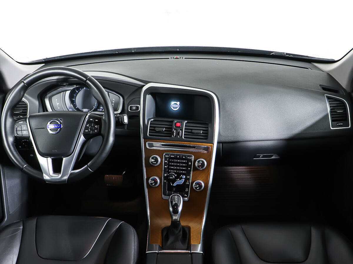 Volvo XC60 с пробегом — 2015 год. Фото: #10