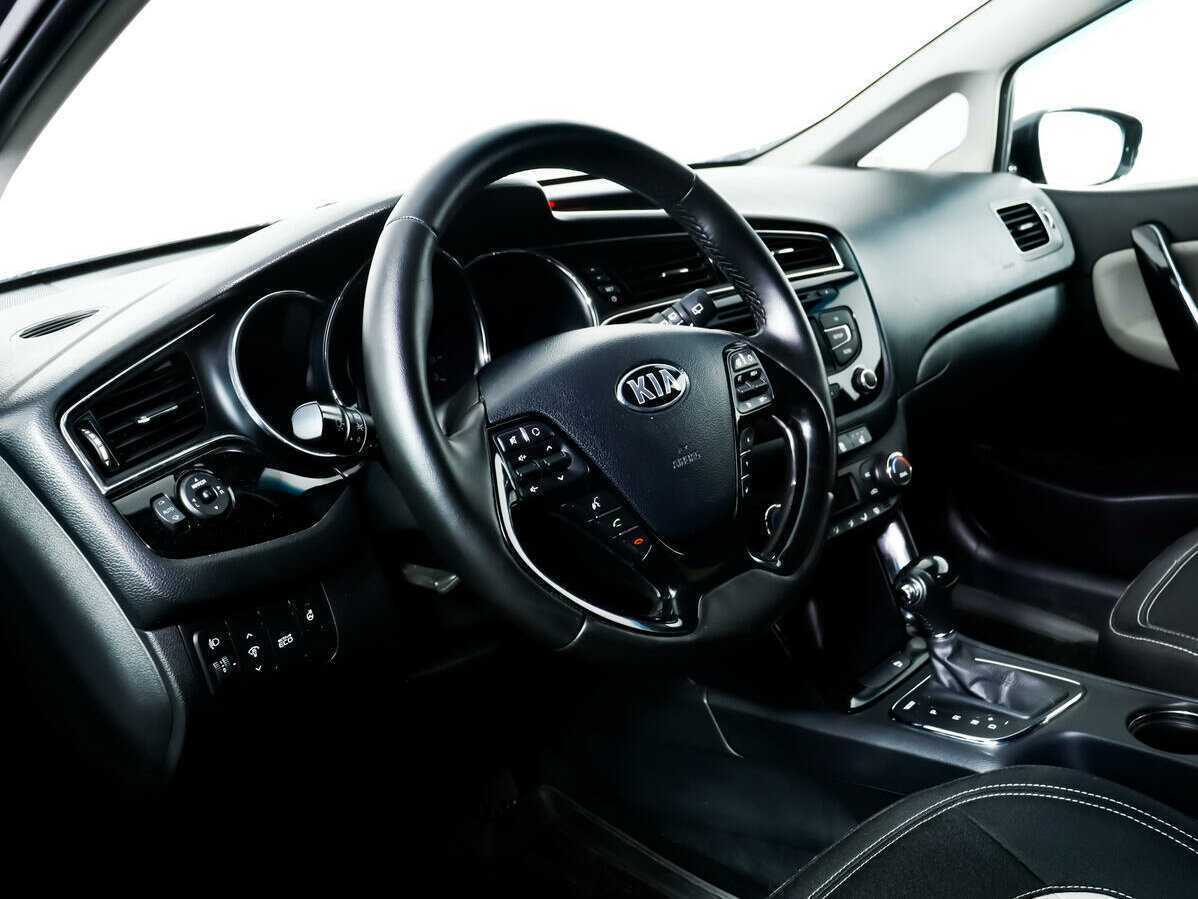 Kia Ceed с пробегом — 2015 год. Фото: #12