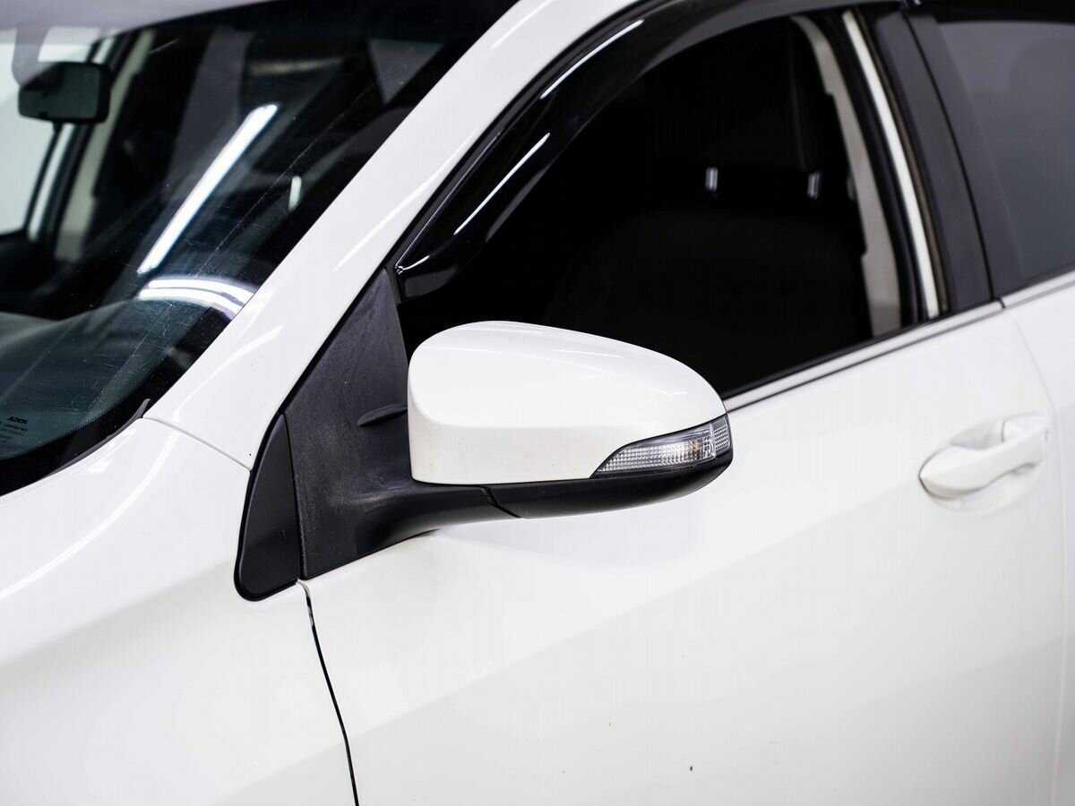 Toyota Corolla с пробегом — 2013 год. Фото: #7