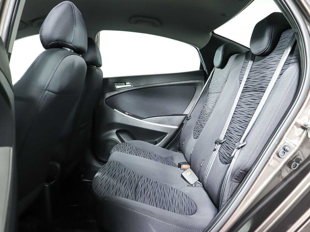 Hyundai Solaris с пробегом — 2016 год. Фото: #9