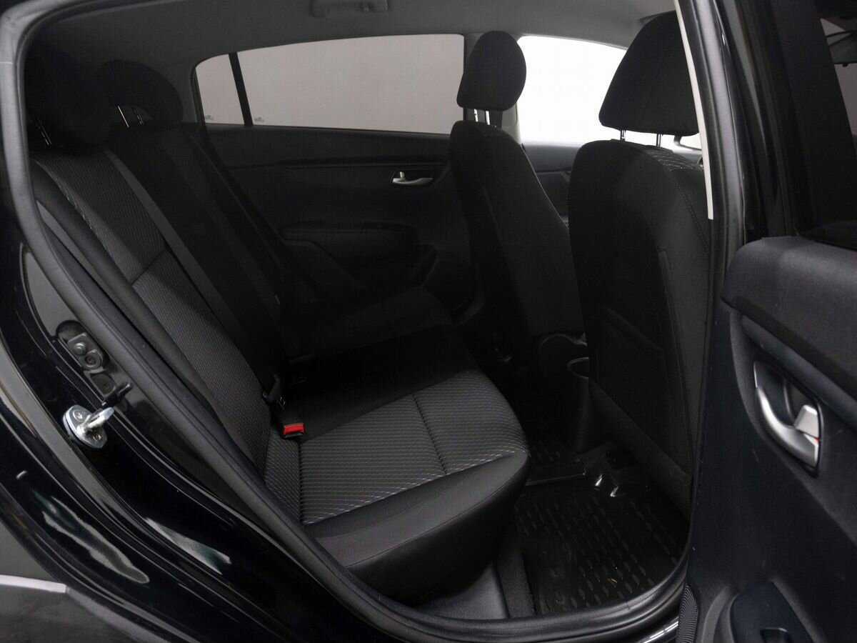 Kia Rio с пробегом — 2017 год. Фото: #10