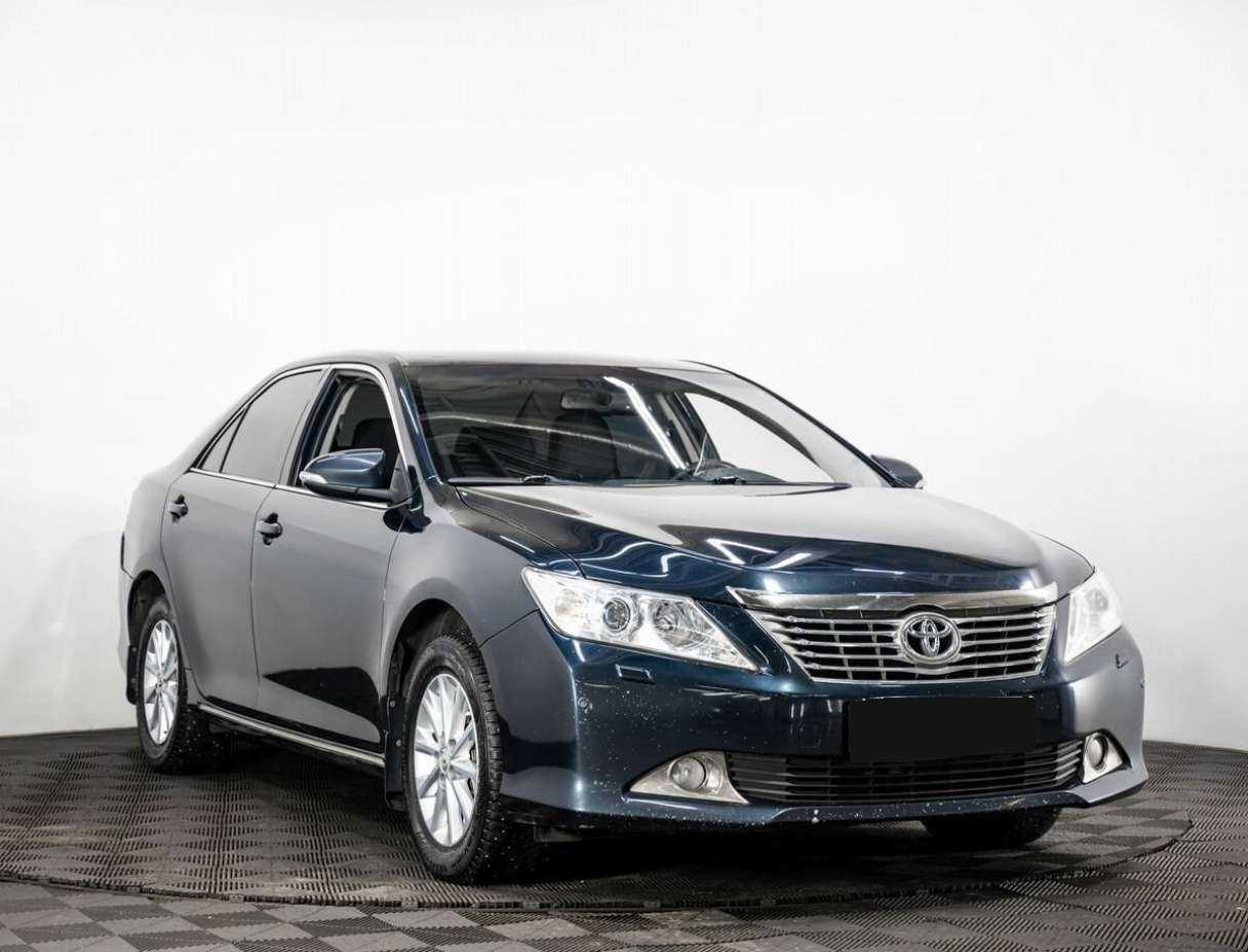 Toyota Camry с пробегом — 2014 год. Фото: #2