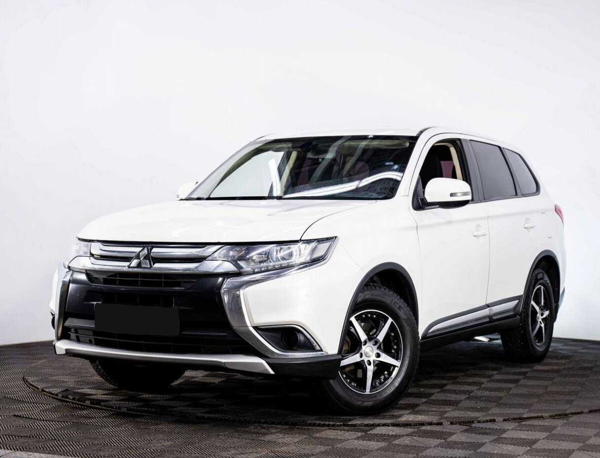 Mitsubishi Outlander с пробегом — 2017 год. Фото: #0