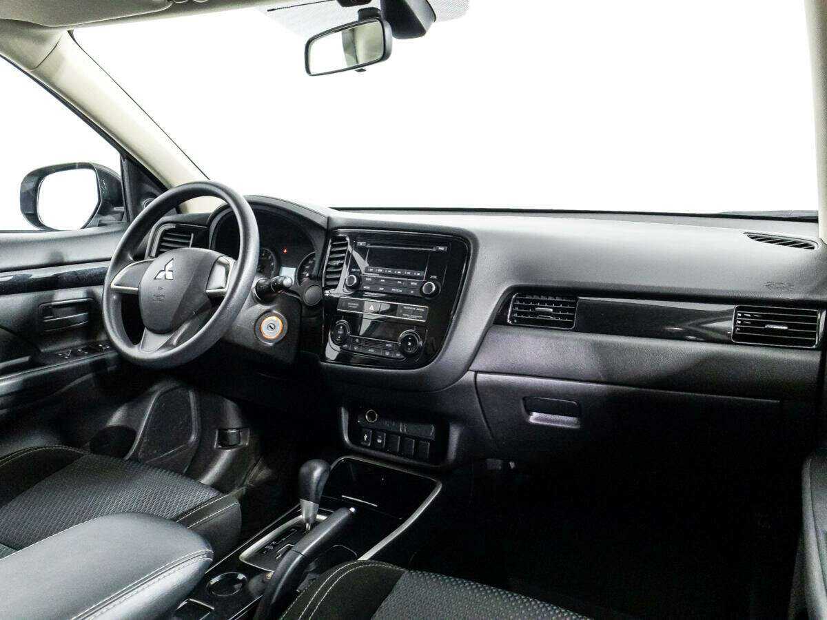 Mitsubishi Outlander с пробегом — 2019 год. Фото: #8