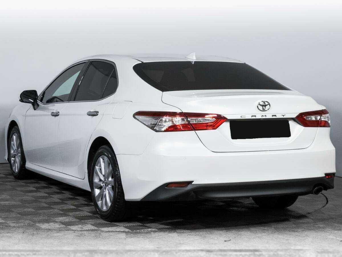 Toyota Camry с пробегом — 2019 год. Фото: #6