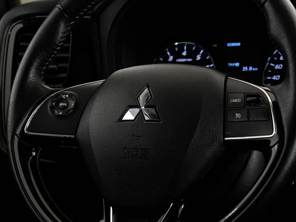 Mitsubishi Outlander с пробегом — 2019 год. Фото: #9