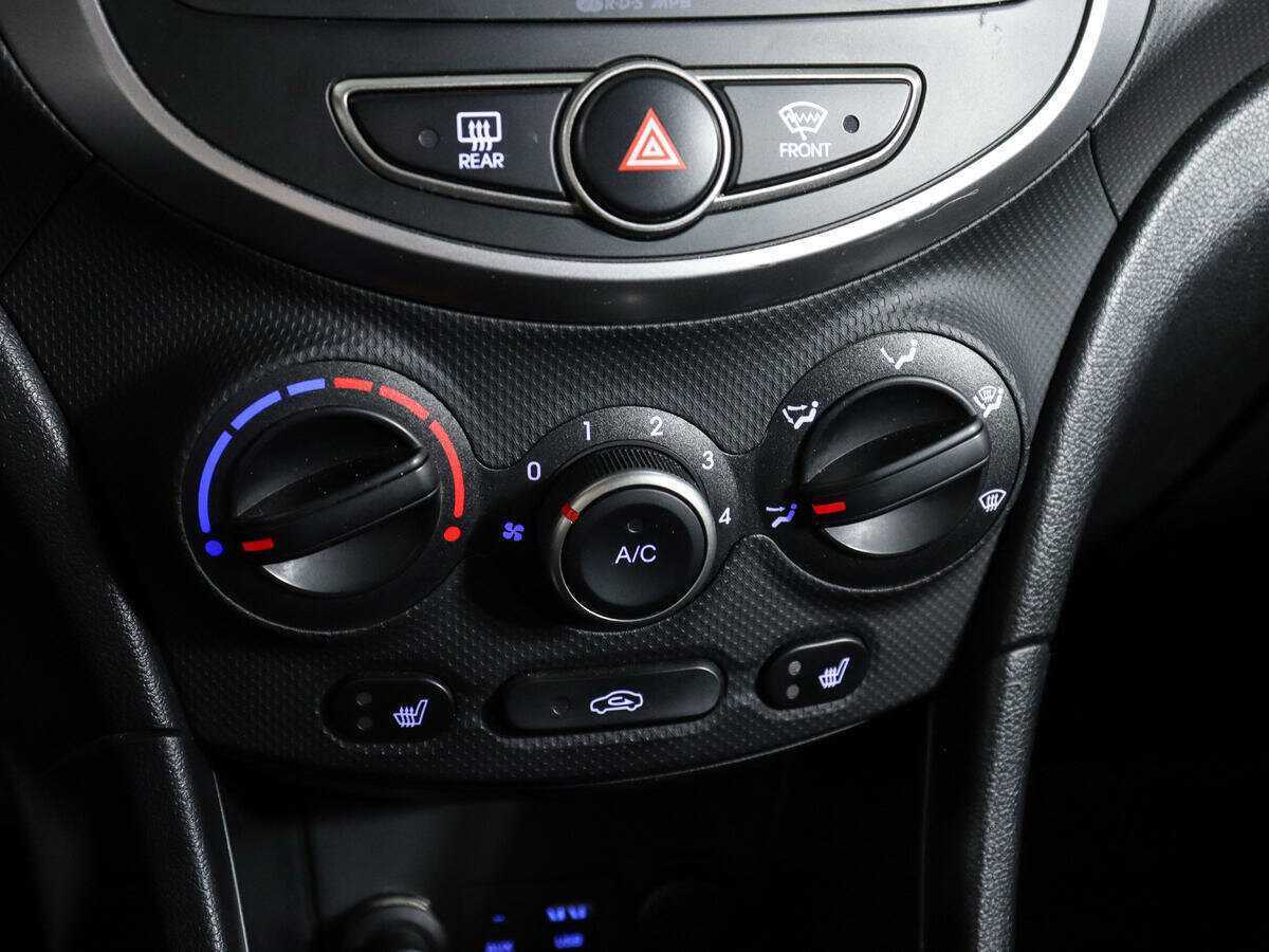 Hyundai Solaris с пробегом — 2016 год. Фото: #16