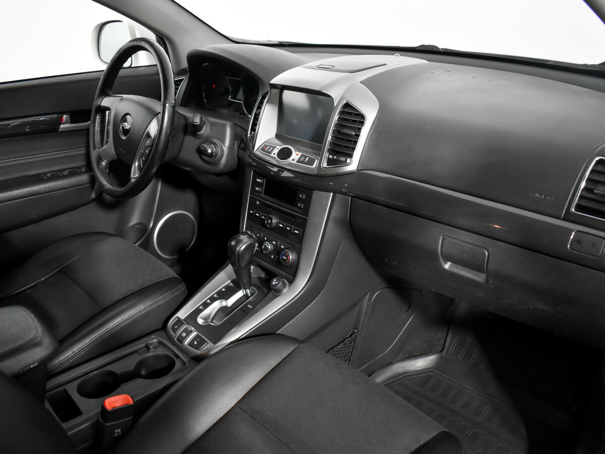Chevrolet Captiva с пробегом — 2013 год. Фото: #10