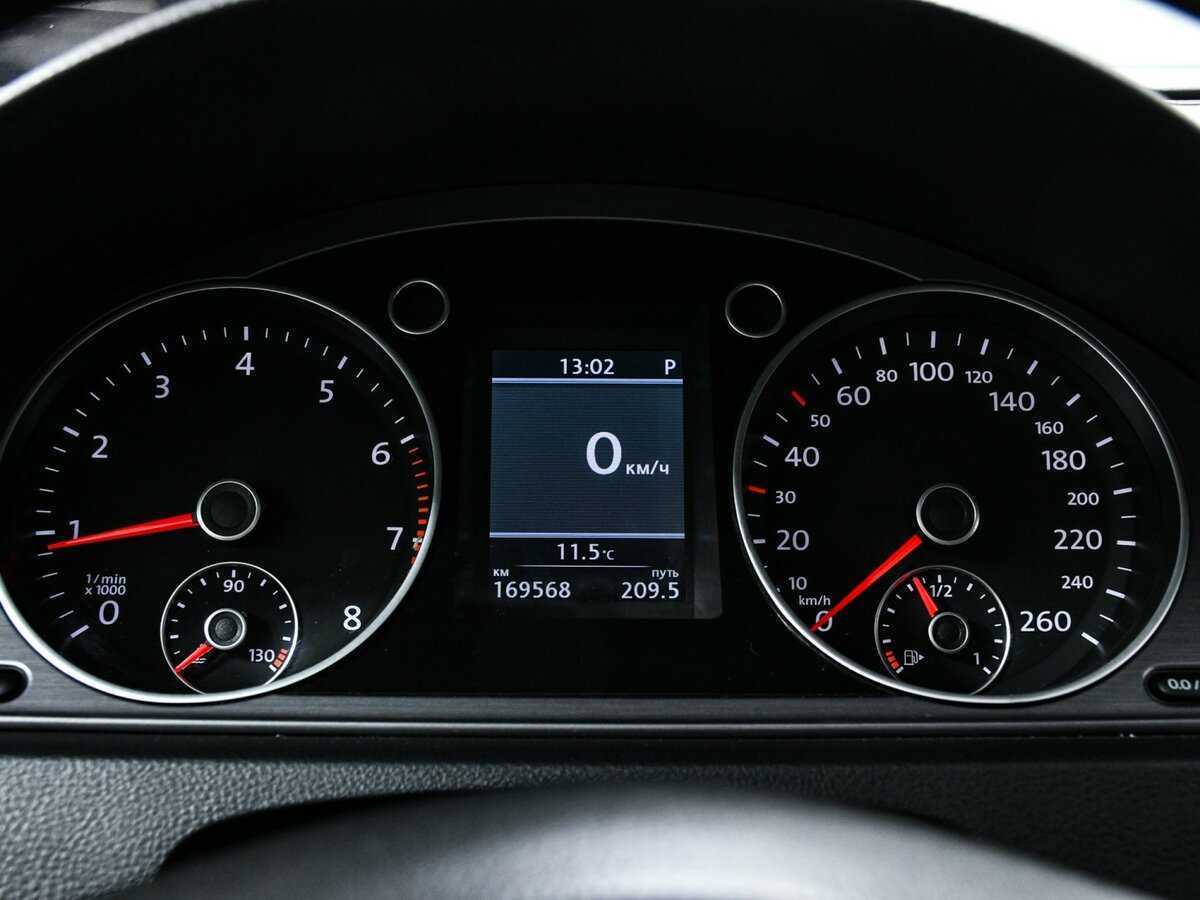 Volkswagen Passat с пробегом — 2013 год. Фото: #9