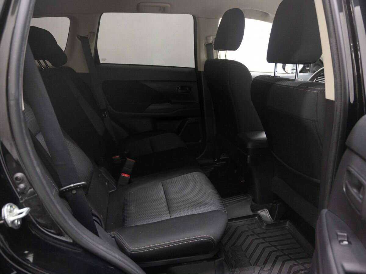 Mitsubishi Outlander с пробегом — 2018 год. Фото: #9