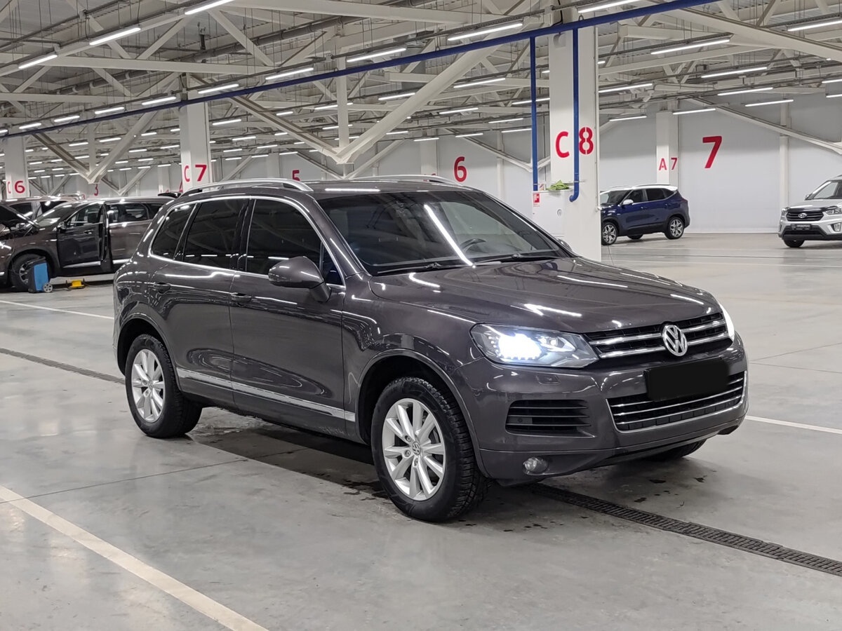 Volkswagen Touareg с пробегом — 2012 год. Фото: #2