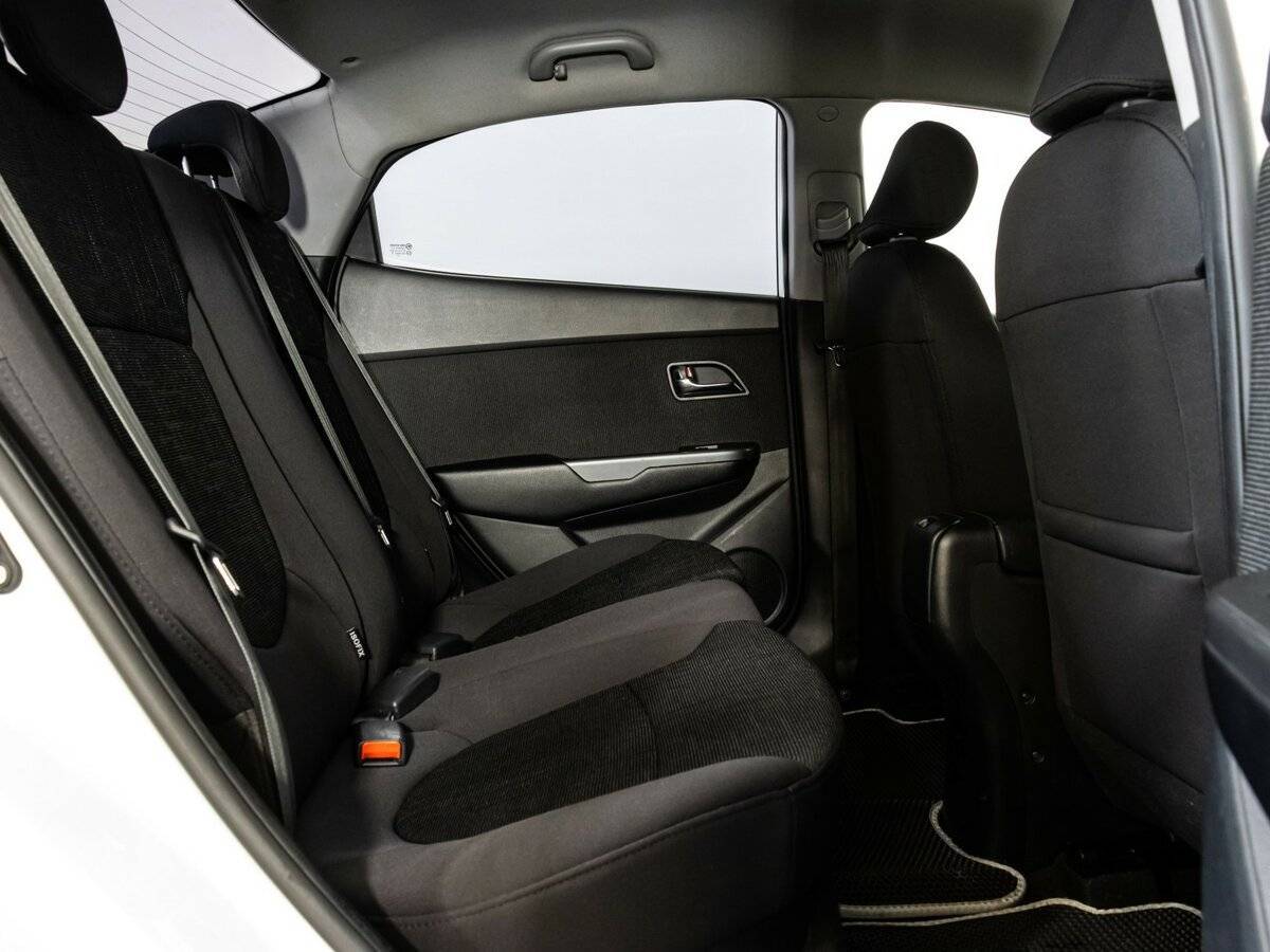 Kia Rio с пробегом — 2012 год. Фото: #11