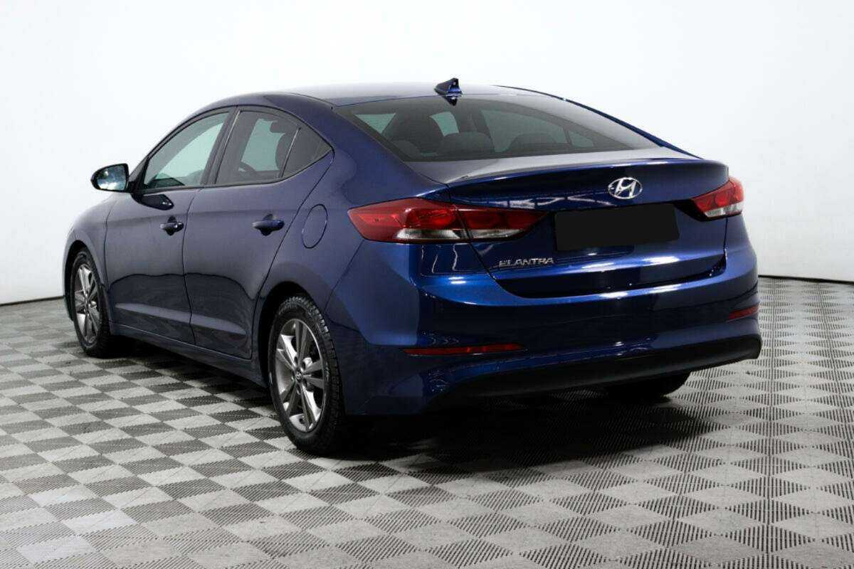 Hyundai Elantra с пробегом — 2016 год. Фото: #6