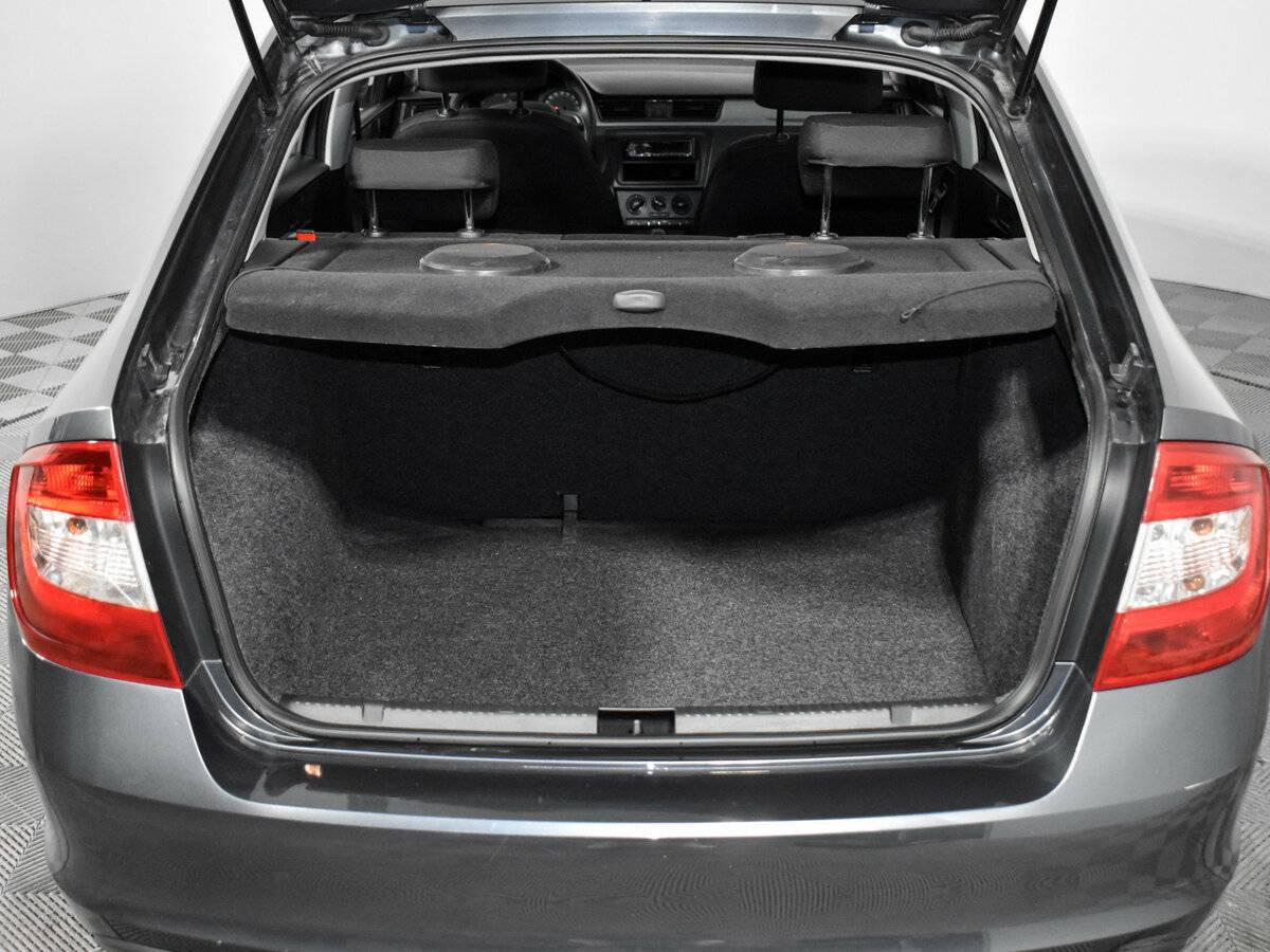 Skoda Rapid с пробегом — 2014 год. Фото: #17