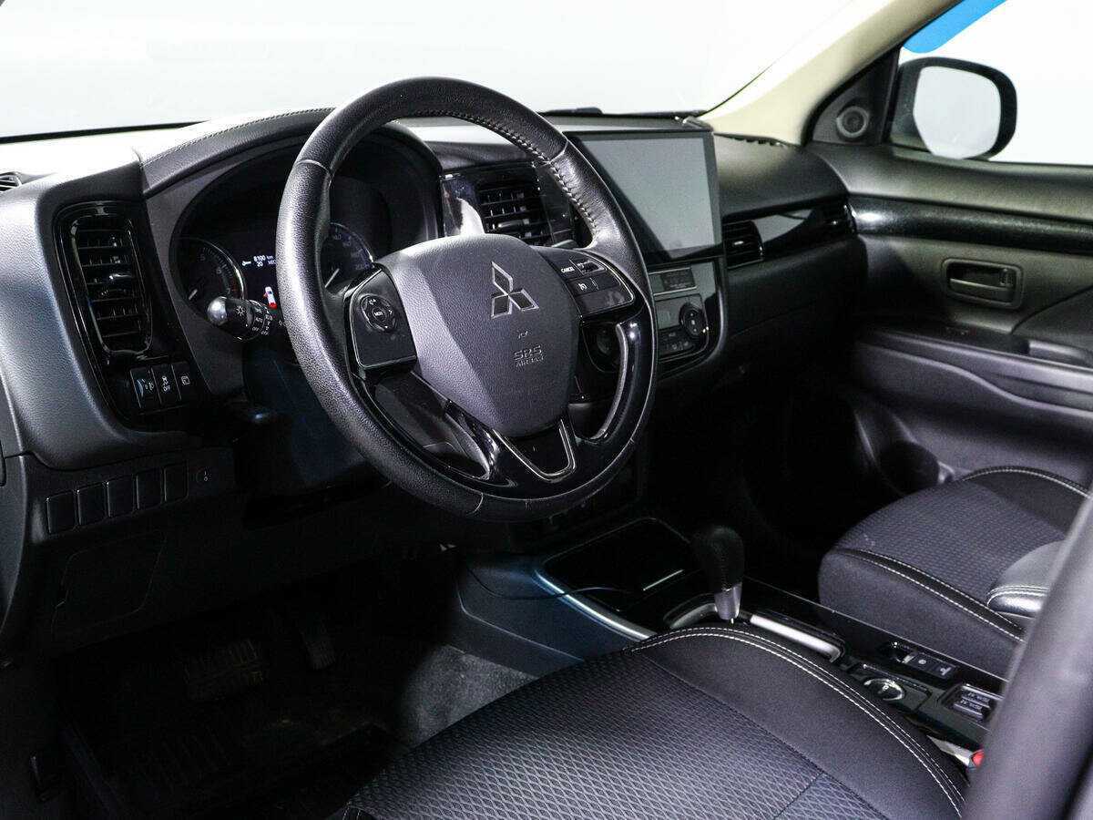 Mitsubishi Outlander с пробегом — 2018 год. Фото: #11