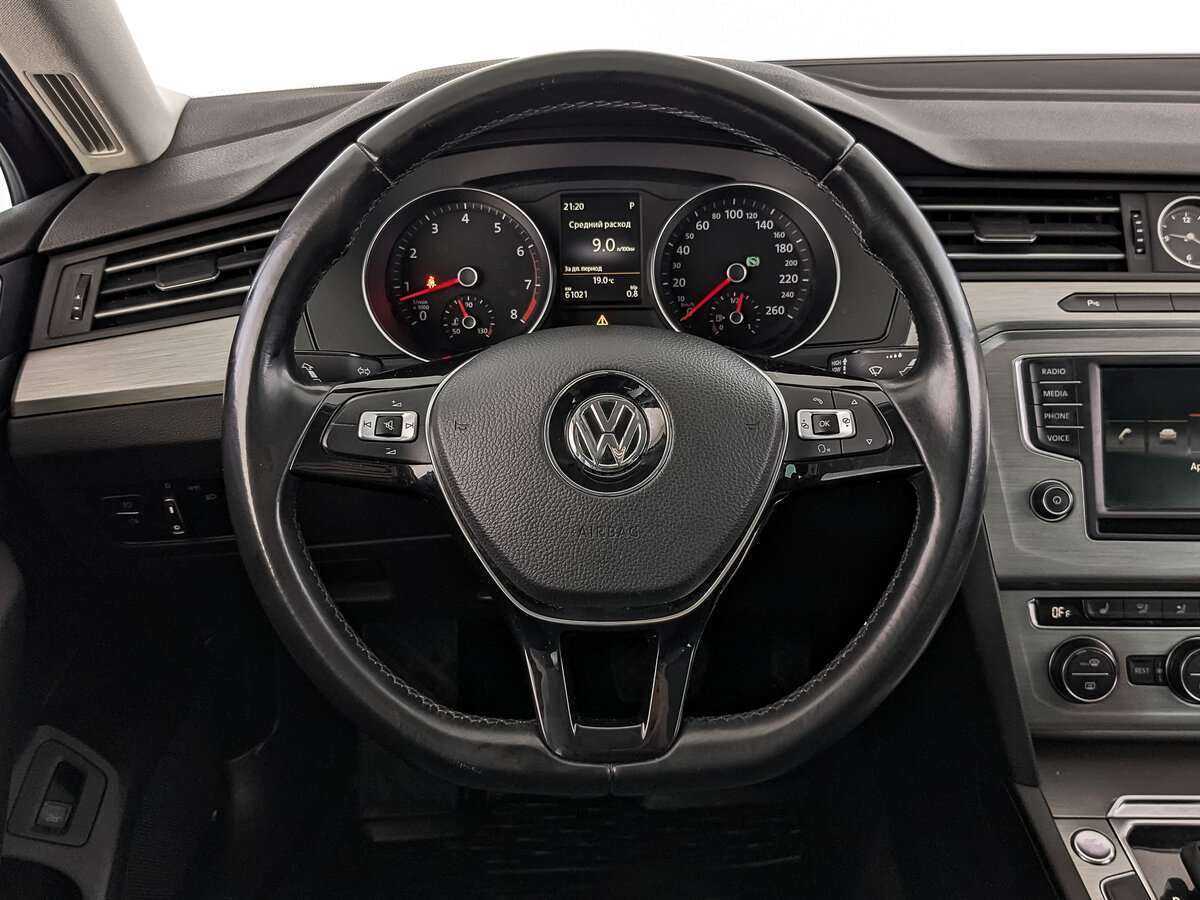 Volkswagen Passat с пробегом — 2016 год. Фото: #16