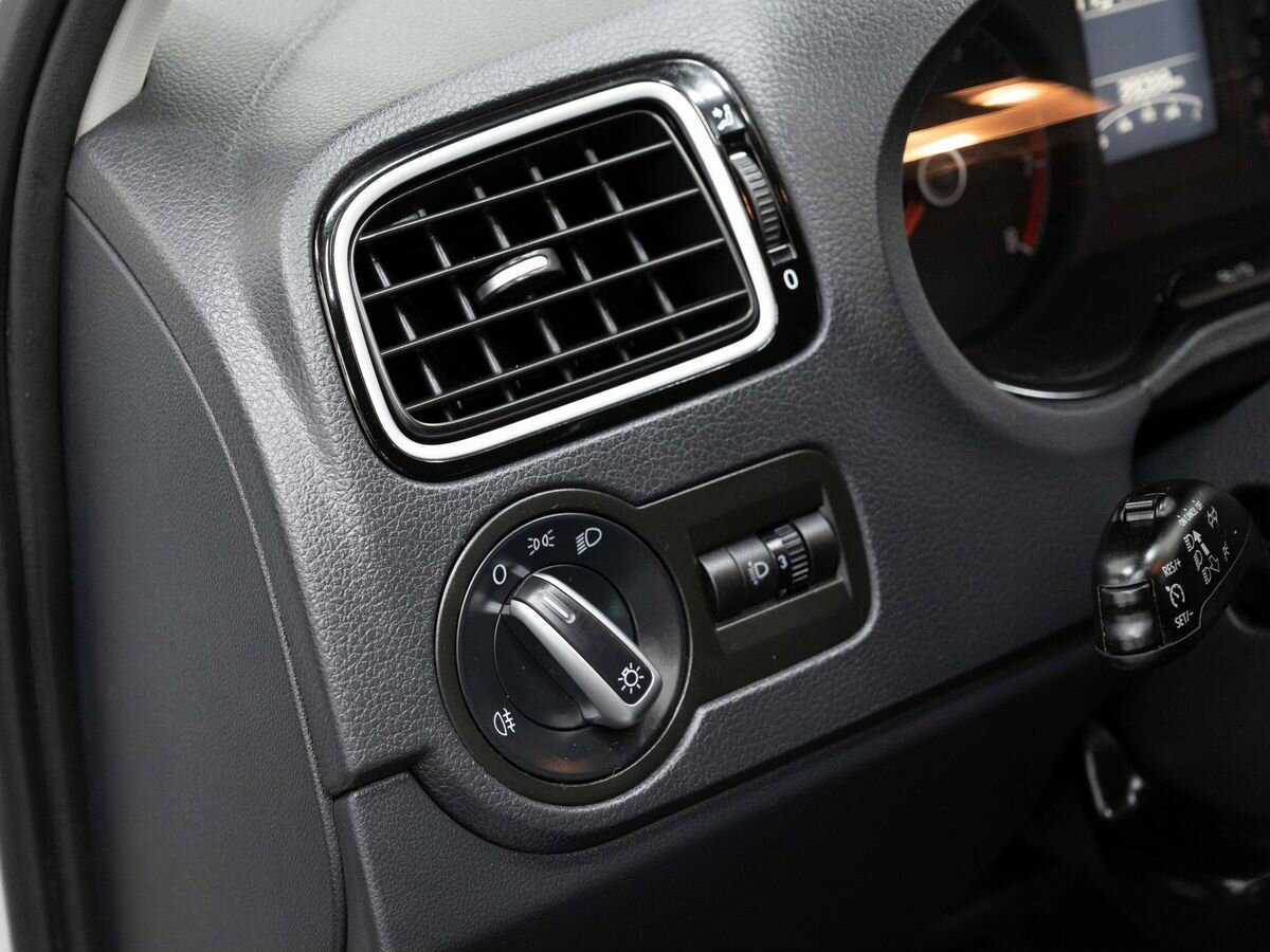 Volkswagen Polo с пробегом — 2020 год. Фото: #19