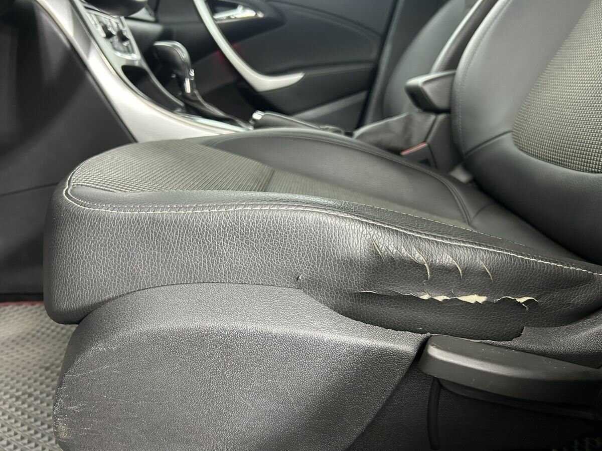 Opel Astra с пробегом — 2012 год. Фото: #9