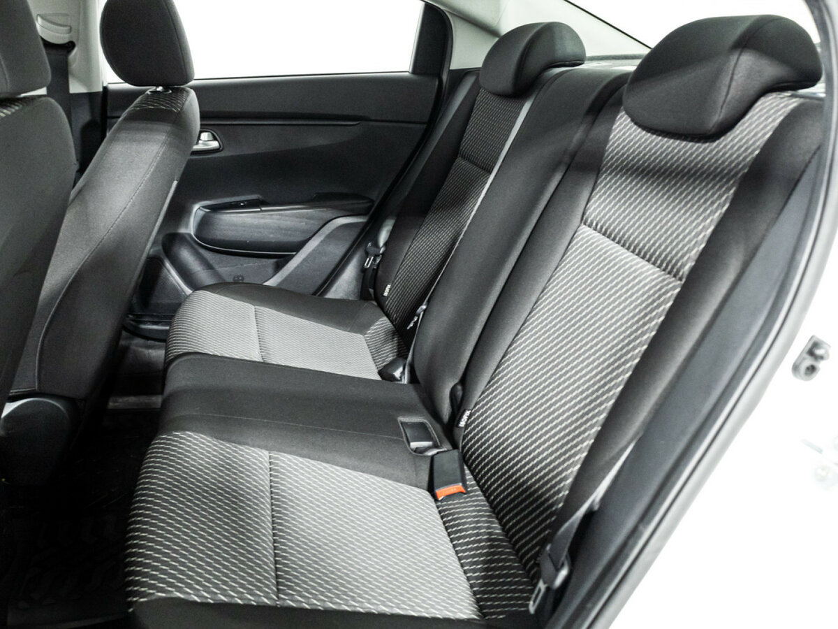 Kia Rio с пробегом — 2018 год. Фото: #9