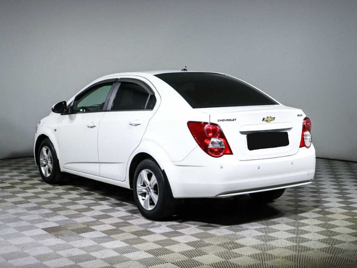 Chevrolet Aveo с пробегом — 2012 год. Фото: #5