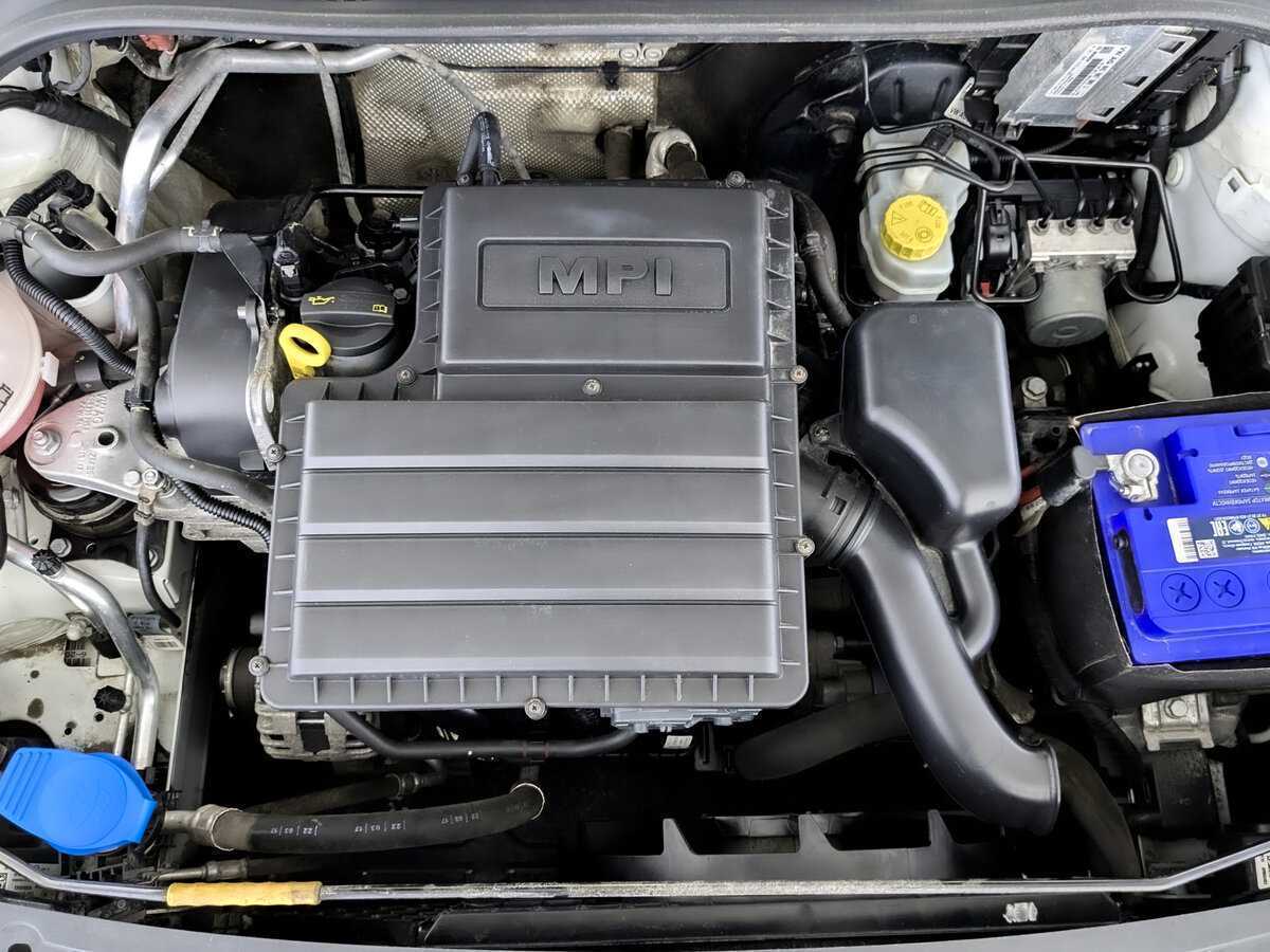 Skoda Rapid с пробегом — 2017 год. Фото: #8