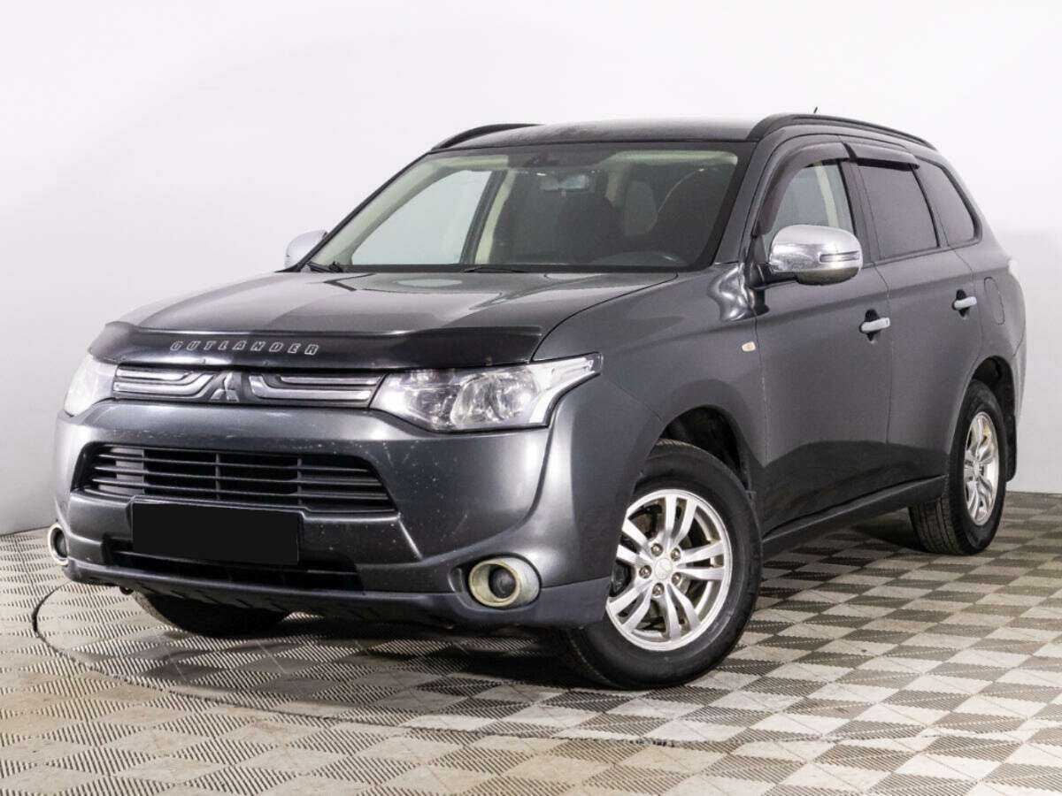 Mitsubishi Outlander с пробегом — 2013 год. Фото: #0