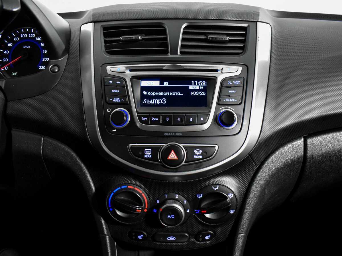 Hyundai Solaris с пробегом — 2015 год. Фото: #13