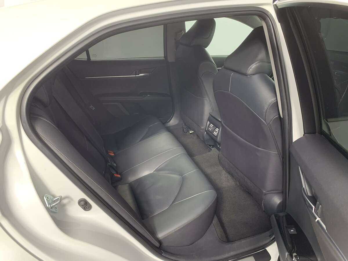 Toyota Camry с пробегом — 2020 год. Фото: #15