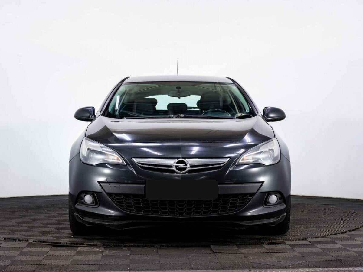Opel Astra с пробегом — 2013 год. Фото: #1