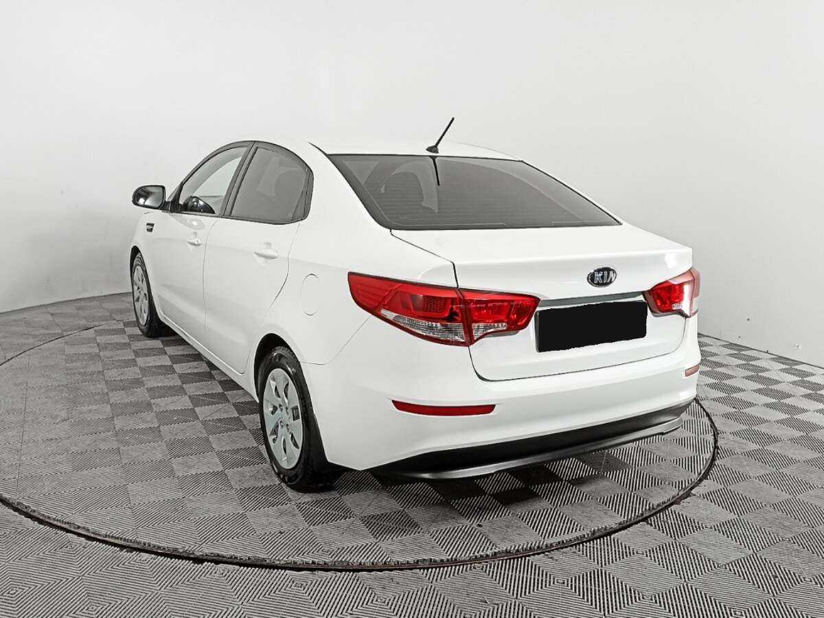 Kia Rio с пробегом — 2015 год. Фото: #6
