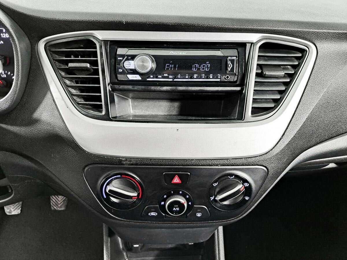 Hyundai Solaris с пробегом — 2017 год. Фото: #12