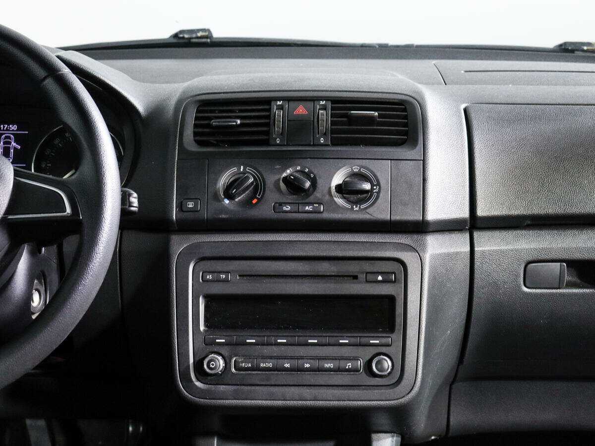 Skoda Fabia с пробегом — 2014 год. Фото: #11