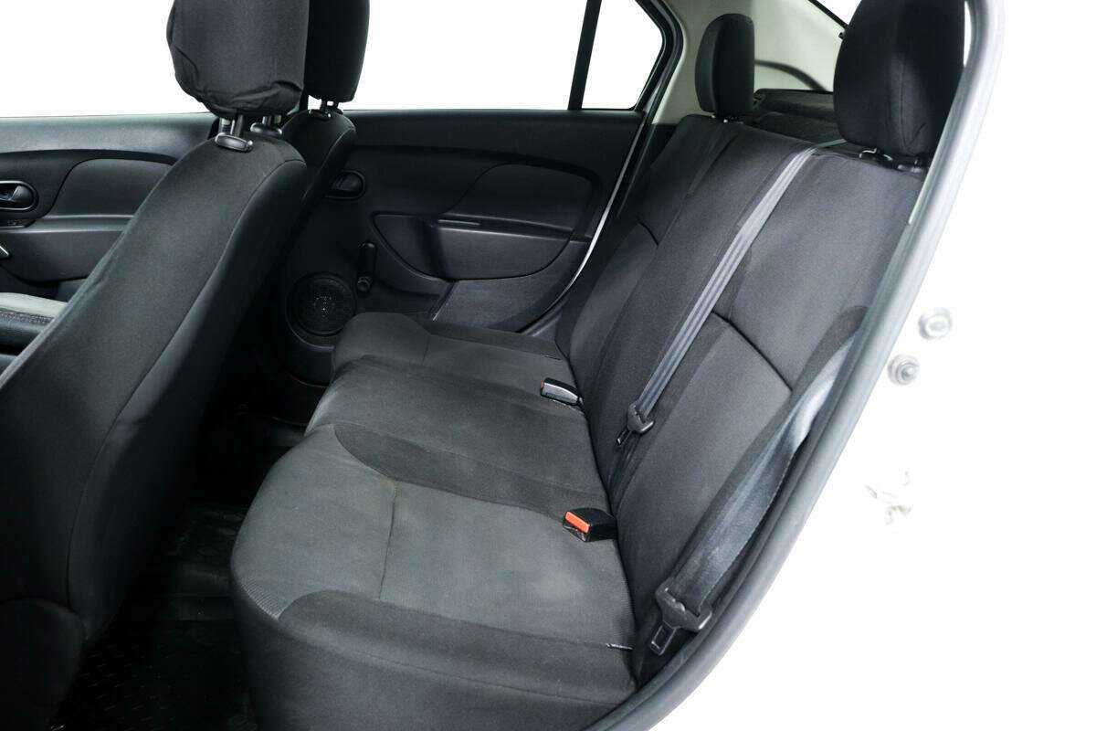 Renault Logan с пробегом — 2016 год. Фото: #11