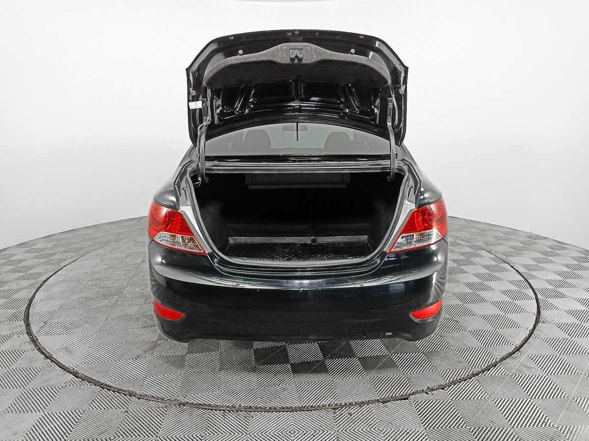 Hyundai Solaris с пробегом — 2013 год. Фото: #9