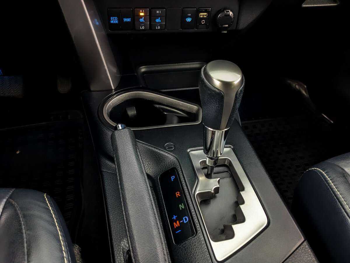 Toyota RAV4 с пробегом — 2017 год. Фото: #21