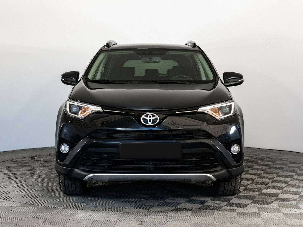 Toyota RAV4 с пробегом — 2017 год. Фото: #1