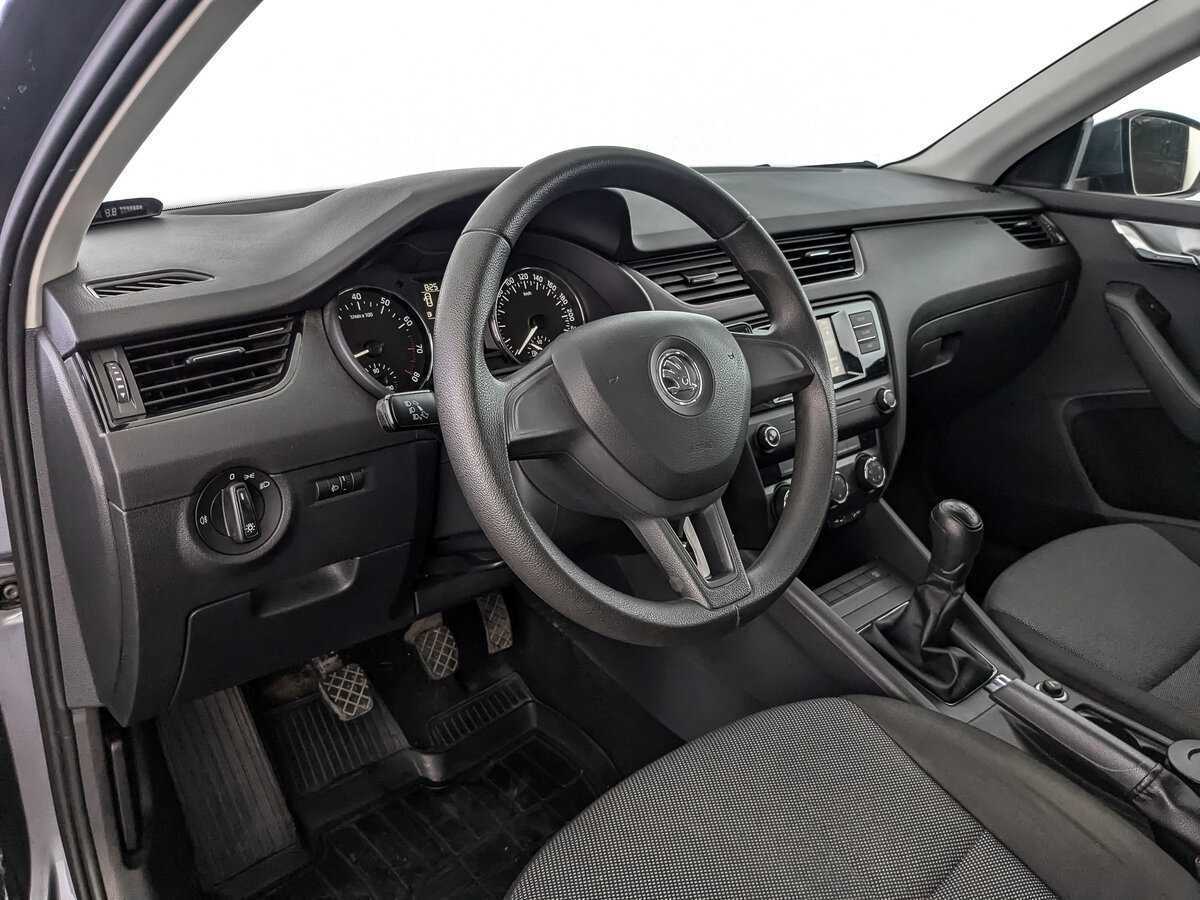 Skoda Octavia с пробегом — 2015 год. Фото: #10