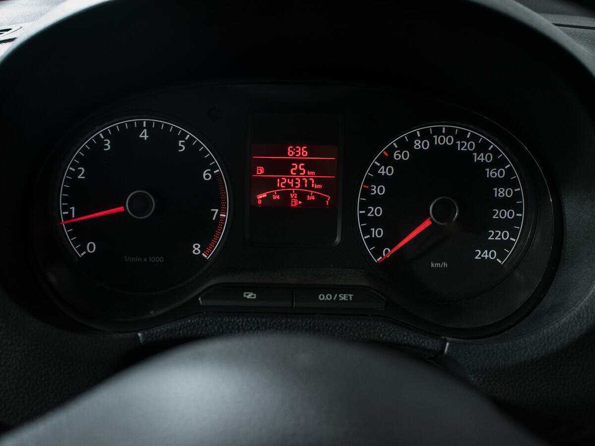 Volkswagen Polo с пробегом — 2014 год. Фото: #10