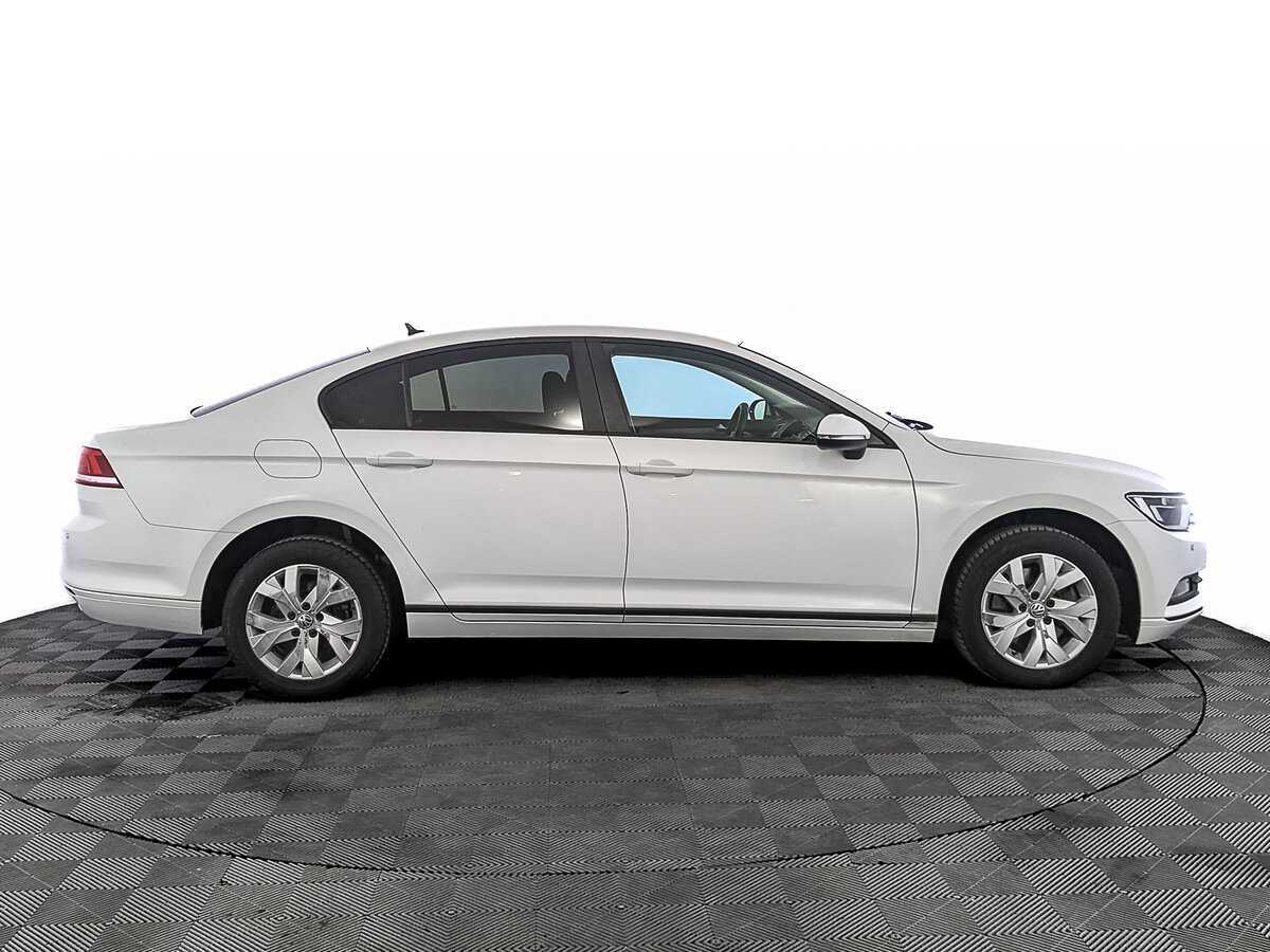 Volkswagen Passat с пробегом — 2017 год. Фото: #3