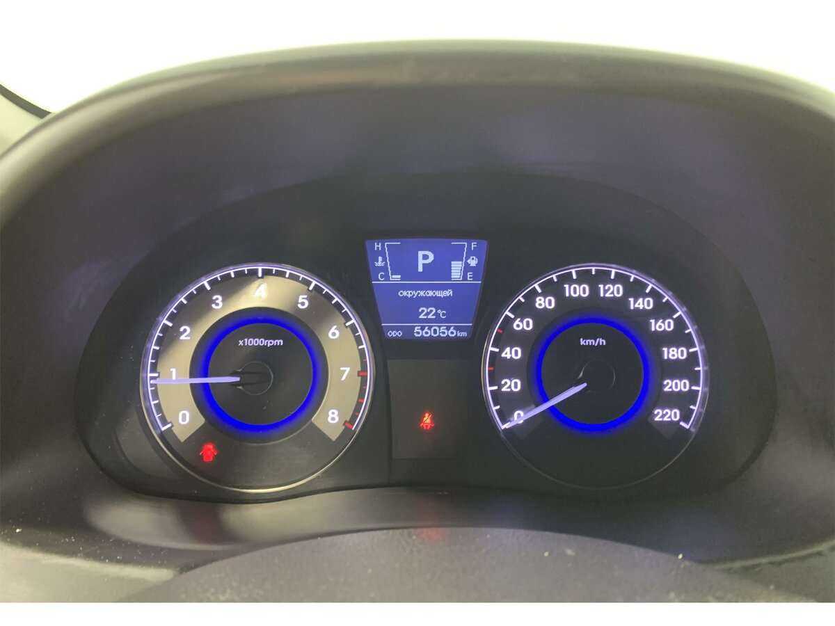 Hyundai Solaris с пробегом — 2013 год. Фото: #10