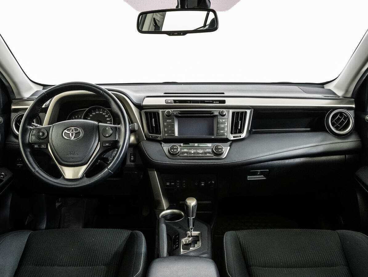 Toyota RAV4 с пробегом — 2013 год. Фото: #10