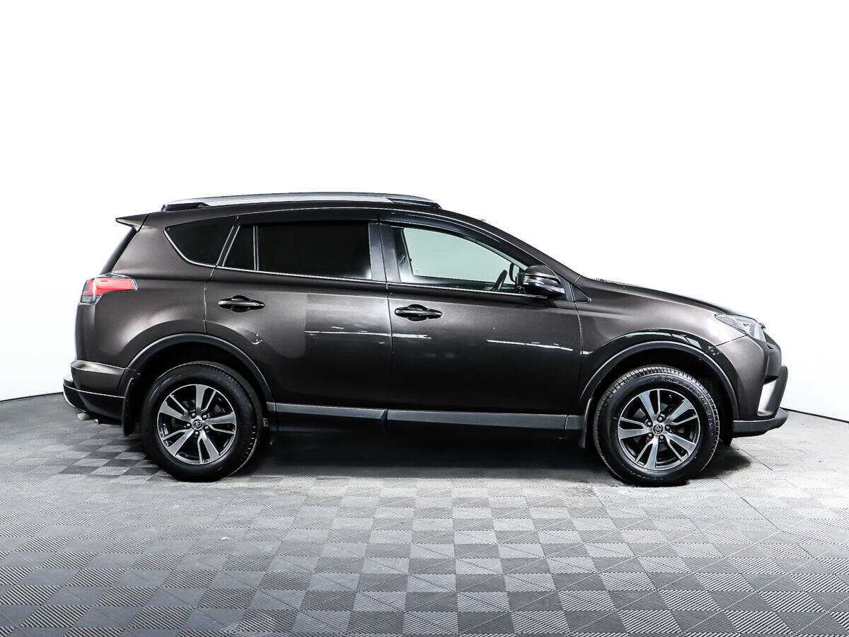 Toyota RAV4 с пробегом — 2019 год. Фото: #3