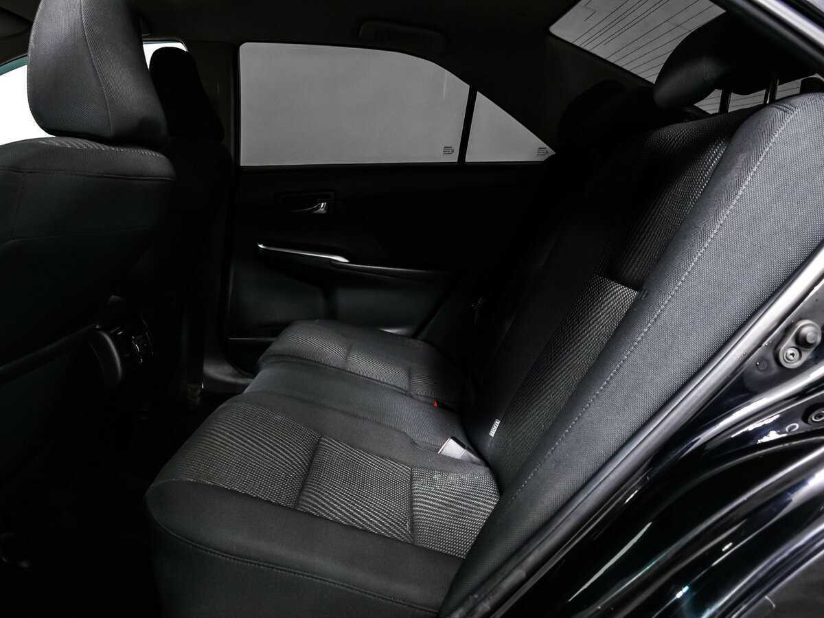 Toyota Camry с пробегом — 2016 год. Фото: #11