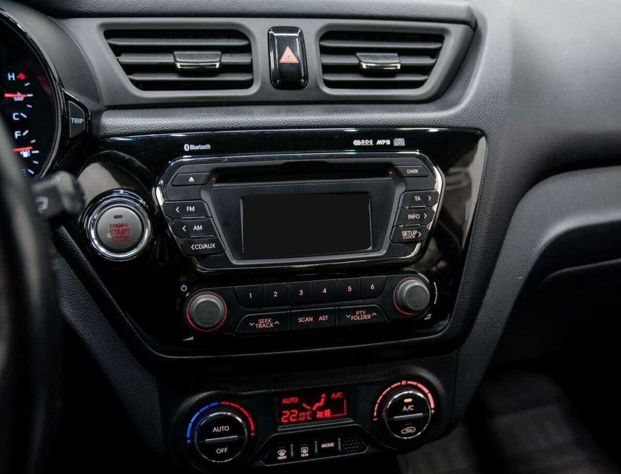 Kia Rio с пробегом — 2013 год. Фото: #17